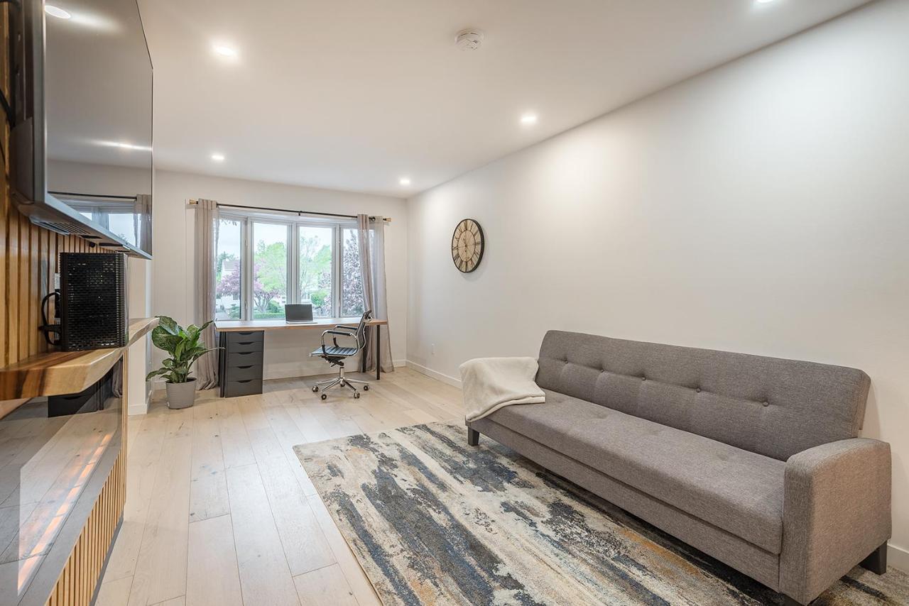 Free Parking Prime Location New Modern Condo Brossard Eksteriør bilde